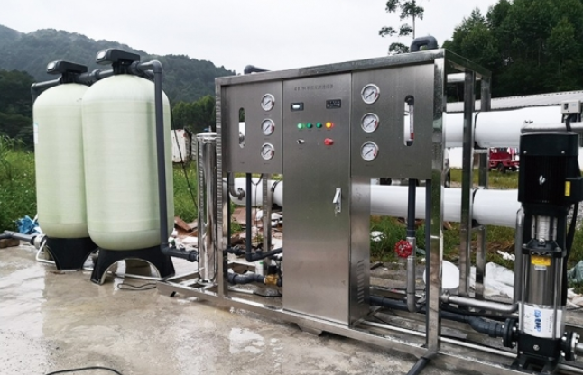 保定唐縣養(yǎng)殖場客戶的4噸水處理設備